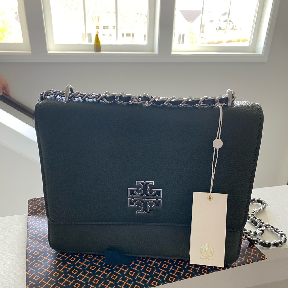 BNWT Tory Burch Medium Britten shoulder Bag in poblano green